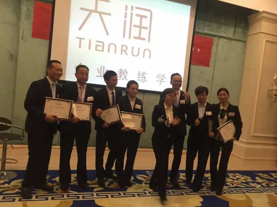 天潤(rùn)lp32企業(yè)教練助教合影www.zzyuesao.cn 天潤(rùn)lp32企業(yè)教練助教合影www.zzyuesao.cn